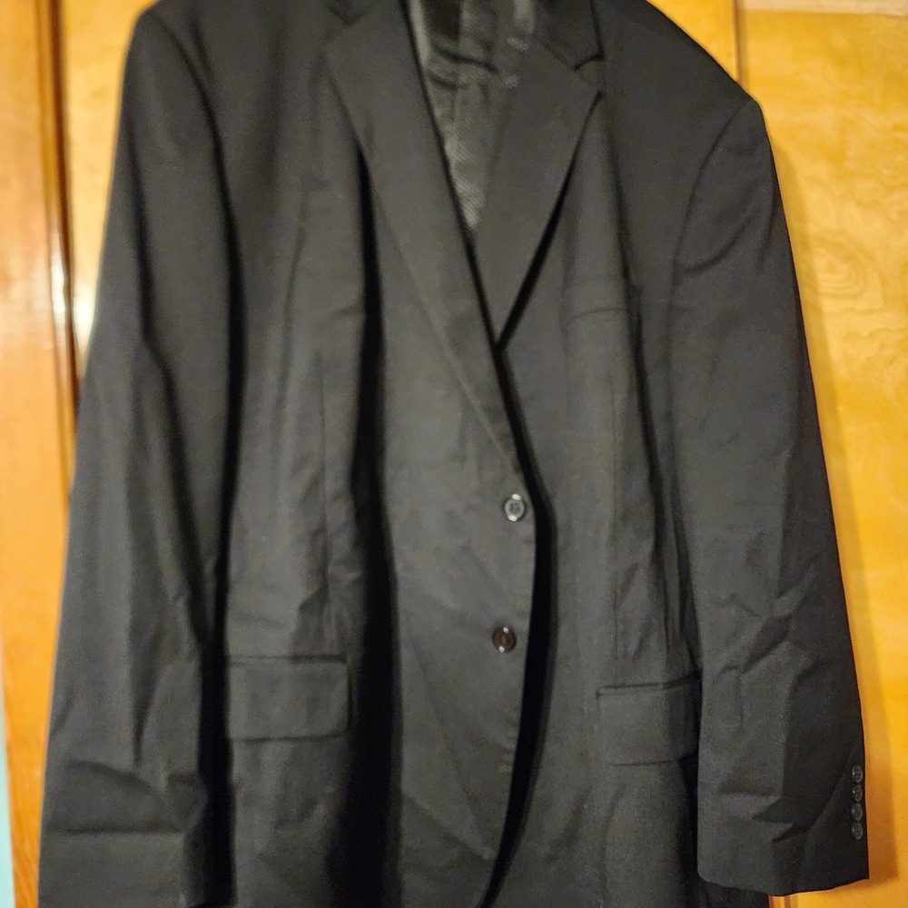 Men's Black Two-Button Tailored Suit Jacket